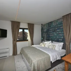Manda Luxury Aparthotel